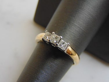 Women's Vintage Estate 14K Yellow Gold Diamond Ring