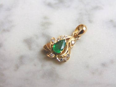Womens Vintage 14k Yellow Gold Diamond Emerald Pendant