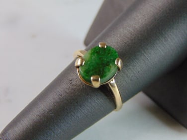 Womens Vintage Estate 10K Yellow Gold Jade Ring
