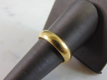 Mens or Womens Estate 18K Gold Novell Wedding Band Ring
