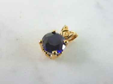 Womens Vintage Estate 14K Gold Blue Spinel Pendant