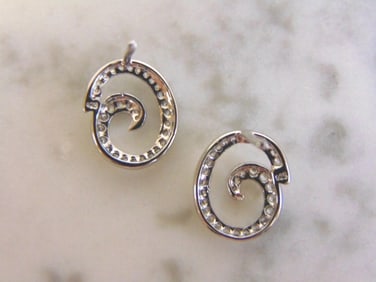 Womens  Vintage Estate Sterling Silver Earrings