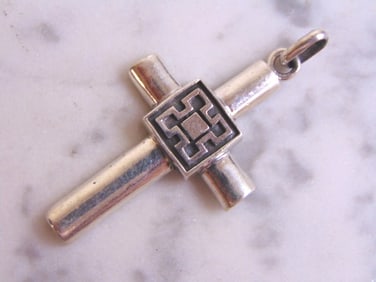 Vintage Estate Sterling Silver Religious Cross Pendant