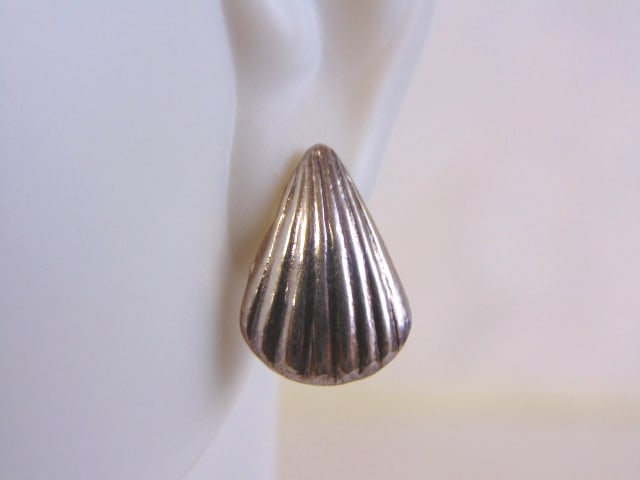 Womens Vintage Estate Sterling Silver Seashell Earrings (1 of 3)