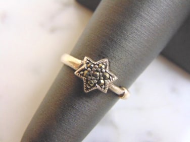 Womens Sterling Silver Star Ring
