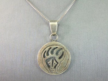 Womens Sterling Silver Southwestern Bear Claw Necklace