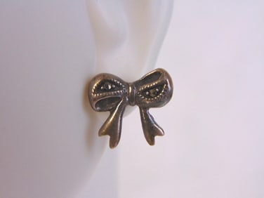 Womens Vintage Estate Sterling Silver Bow Earrings