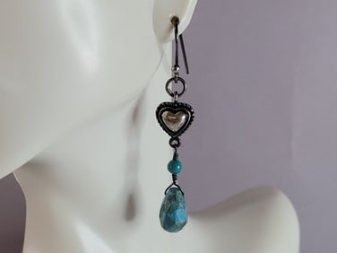 Womens Vintage Estate Sterling Silver Turquoise Heart Earrings