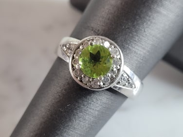Womens Vintage Estate Sterling Silver Modernist Peridot Ring