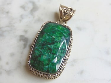 Womens Vintage Sterling Silver Aventurine Stone Pendant