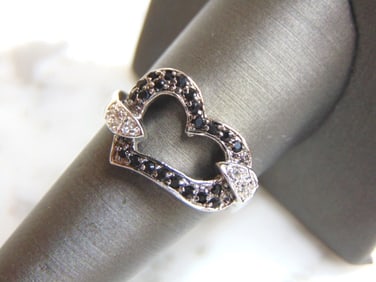 Womens Vintage Sterling Silver Onyx Stone Heart Ring