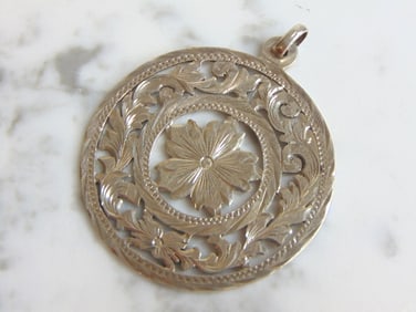 Womens Vintage Estate Sterling Silver Floral Pendant