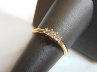 Womens Vintage Estate 10k Yellow Gold Diamond Ring