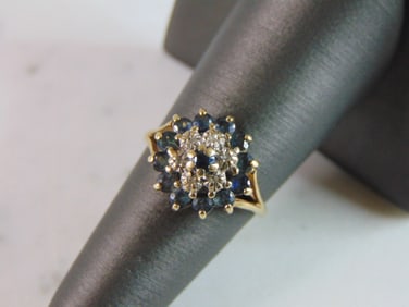 Womens Vintage Estate 10K Yellow Gold Diamond & Sapphire Ring