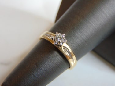 Womens Vintage Estate 14K Yellow Gold Diamond Ring