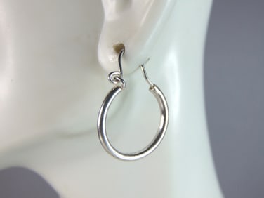 Womens Vintage Estate Sterling Silver Hoop Earrings