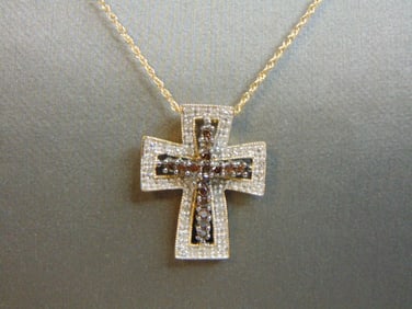 Womens 14k Gold Necklace w/ Diamond Cross Pendant