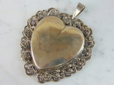 Womens Vintage Estate Sterling Silver Heart Locket
