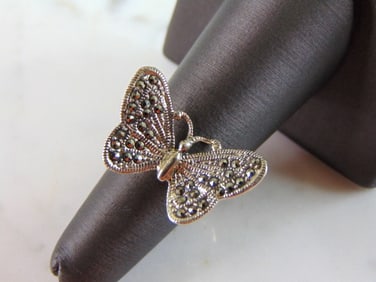 Womens Vintage Estate Sterling Silver Butterfly Ring