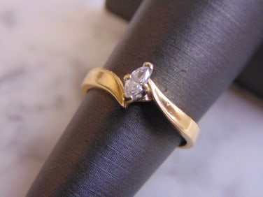 Womens Vintage Estate 10K Gold Marquise Diamond Ring