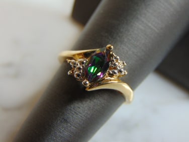 Womens Vintage 10k Gold Mystic Topaz ? & Diamond Ring
