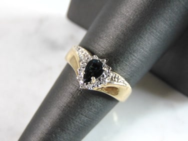 Womens Vintage Estate 10K Yellow Gold Diamond & Sapphire Ring