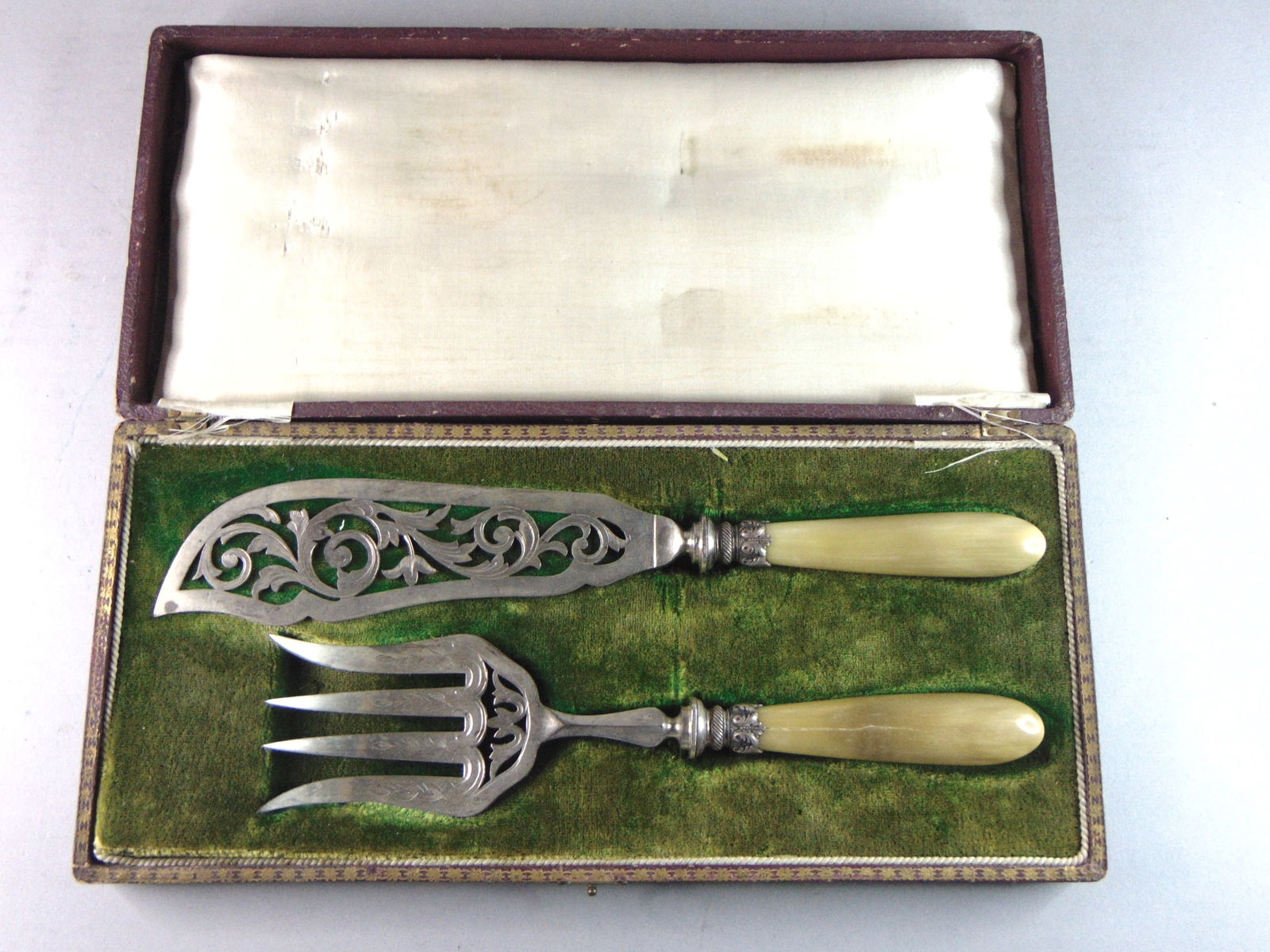 Antique Vintage Estate  Fish Serving Knife & Fork Set (1 of 10)