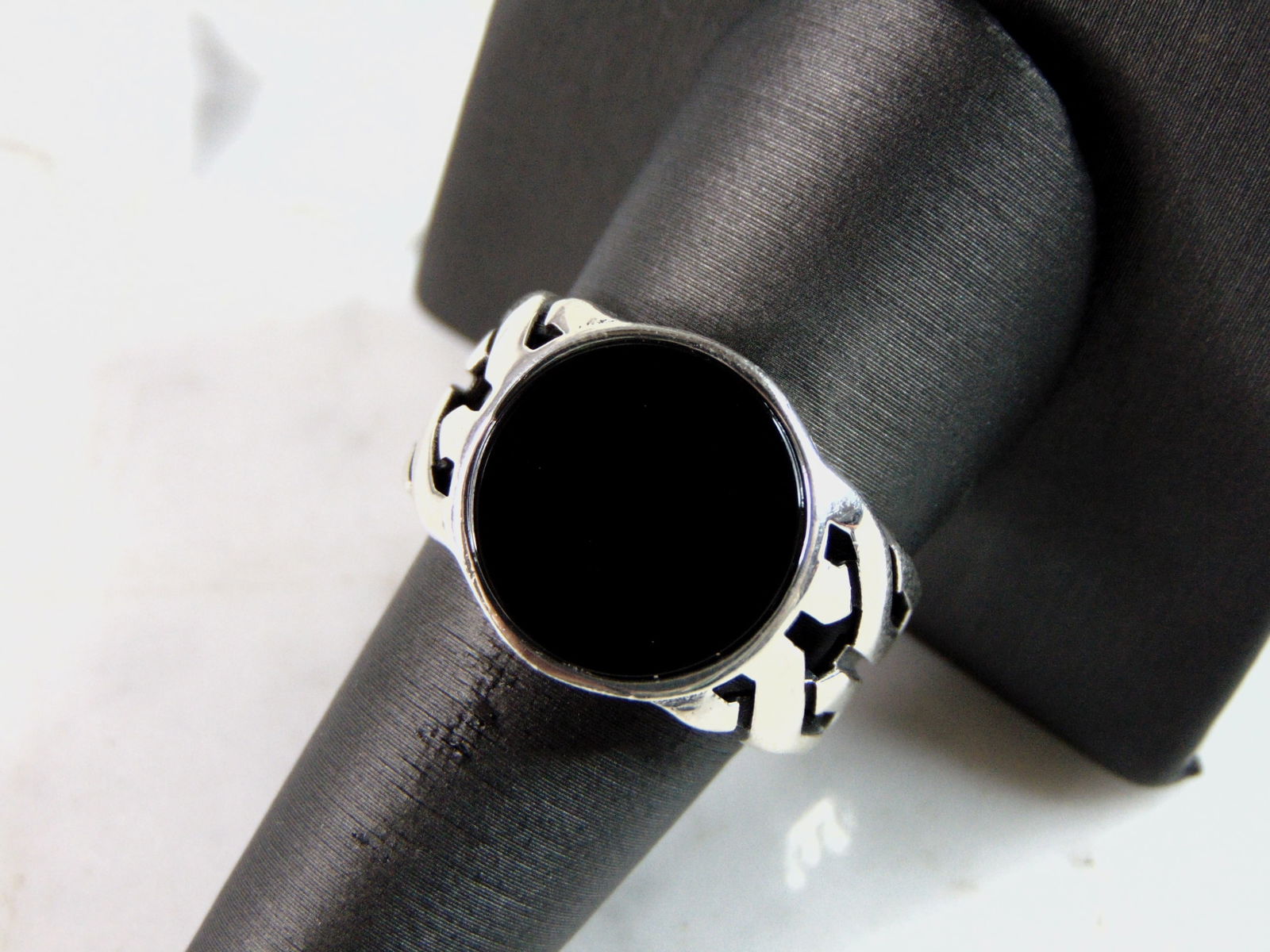 Mens  Estate Sterling Silver Modernist Onyx Ring (1 of 6)