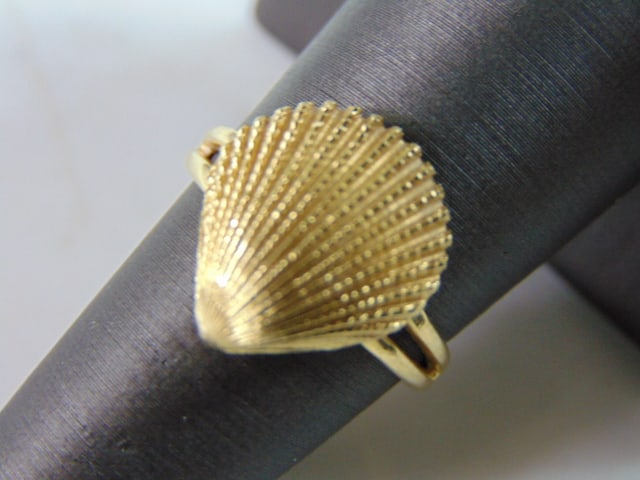 Womens Vintage Estate 14K Yellow Gold Seashell Ring (1 of 5)