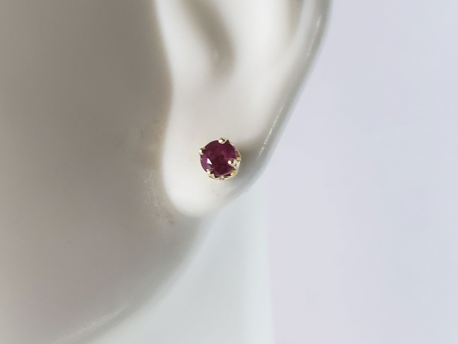 Pr Womens Vintage Estate 14K Gold Amethyst Stud Earrings (1 of 3)