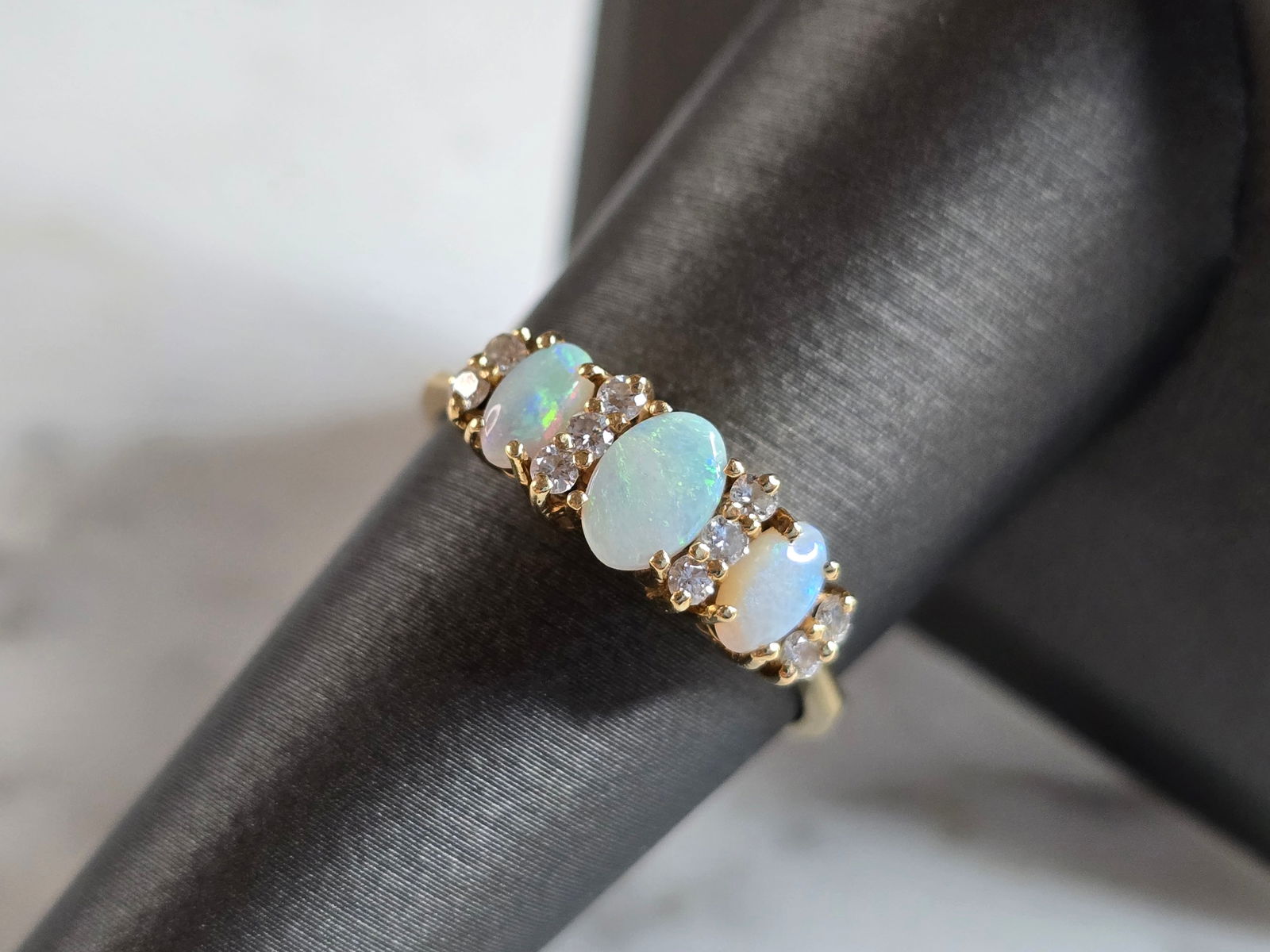 Womens Vintage Estate 14K Gold Opal Diamond Ring (1 of 6)