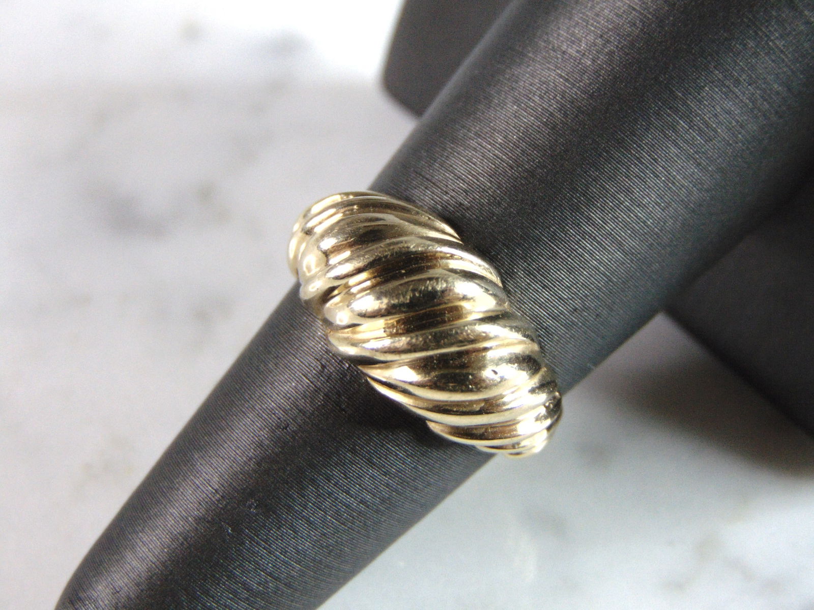 Womens Vintage Estate 10k Yellow Gold Modernist Ring (1 of 5)