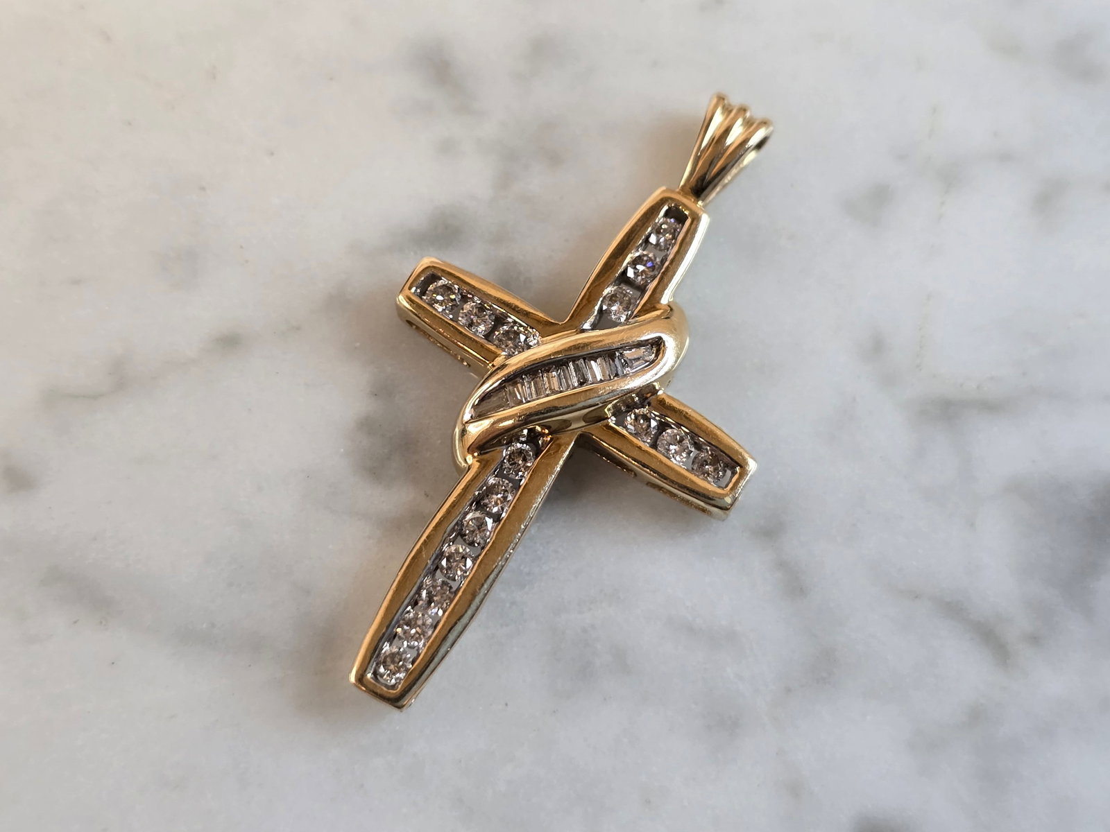 Vintage Estate 14k Yellow Gold & Diamonds Religious Crucifix Cross Pendant (1 of 3)