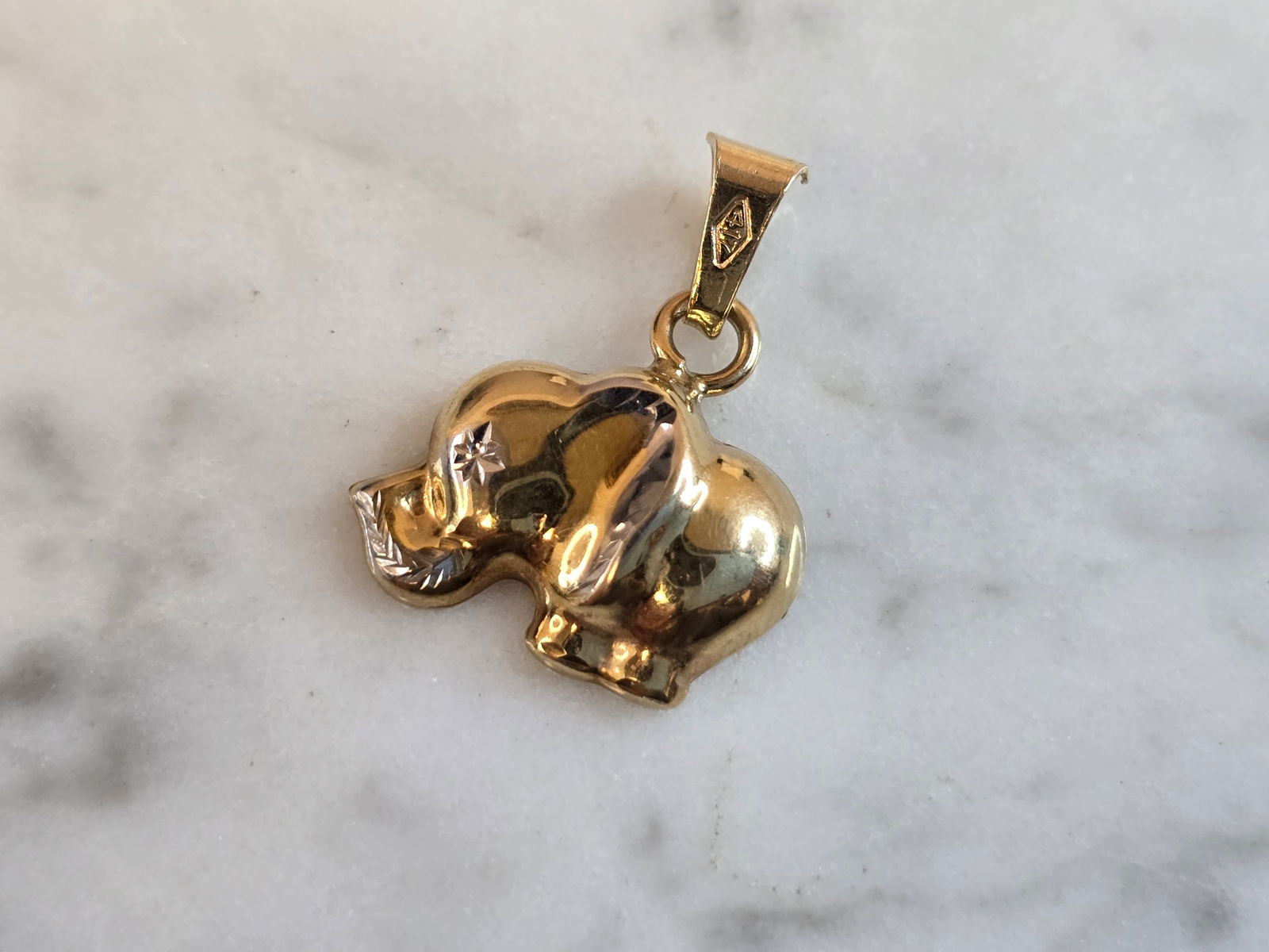 Womens Vintage Estate 10K Gold Elephant Charm Pendant (1 of 3)