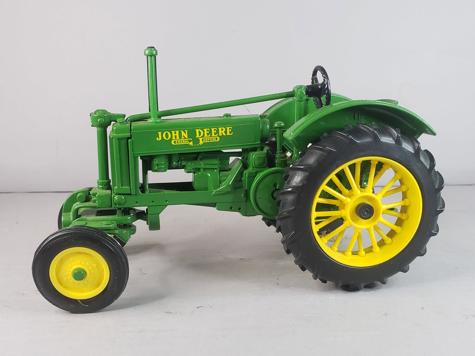 Collectible Ertl 1:16 Diecast Model Bw General Purpose John Deere Tractor (1 of 6)