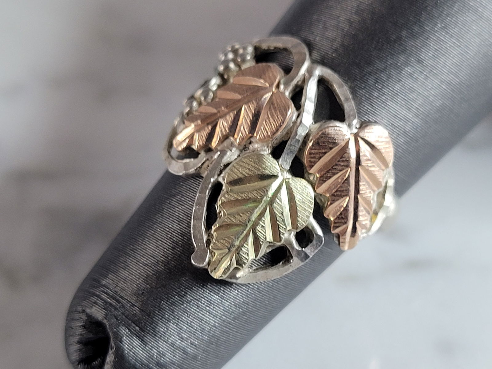 Womens Vintage Estate Sterling Silver Grape Leaf Ring (1 of 5)