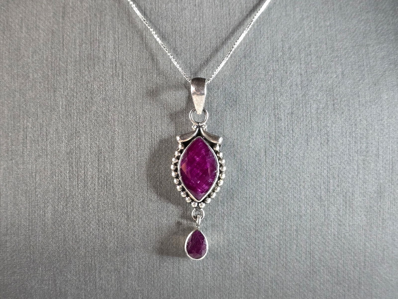 Womens Vintage Estate Sterling Silver Natural Ruby Pendant Necklace (1 of 4)