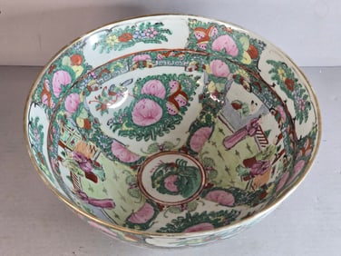 VINTAGE ANTIQUE CHINESE HAND PAINTED PORCELAIN BOWL