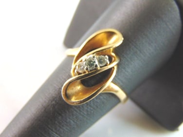 Womens Vintage Estate 10K Yellow Gold Diamond Ring