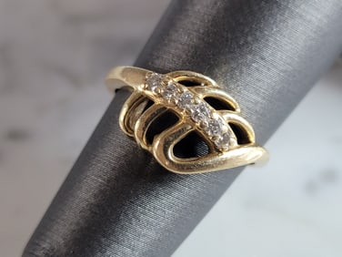 Womens Vintage Estate 14K Yellow Gold Diamond Ring