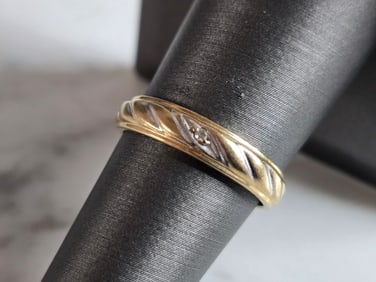 Womens Vintage Estate 10K Yellow Gold Diamond Ring