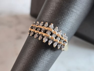 Womens Vintage Estate 10K Gold Diamond Cluster Ring