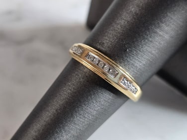 Womens Vintage Estate 10K Yellow Gold Diamond Ring