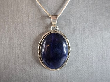 Womens Vintage Estate Sterling Silver Lapis Pendant & Necklace
