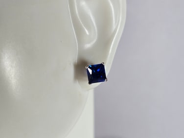 Womens Vintage Estate Sterling Silver Sapphire Colored Stud Earrings