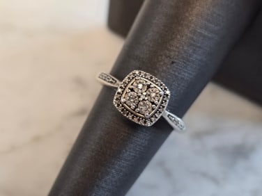 Womens Vintage Estate Sterling Silver Diamond Ring