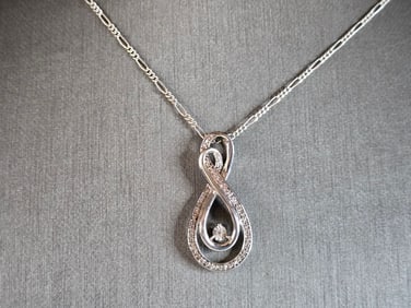 Womens Vintage Estate Sterling Silver CZ Pendant w/ Necklace