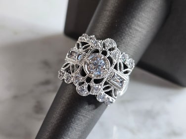 Womens Vintage Estate Sterling Silver Modernist CZ Ring