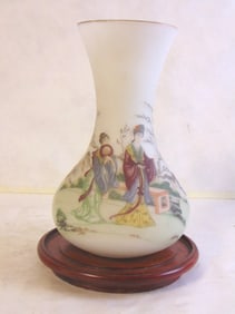 VINTAGE CHINESE HAND PAINTED SATIN GLASS VASE