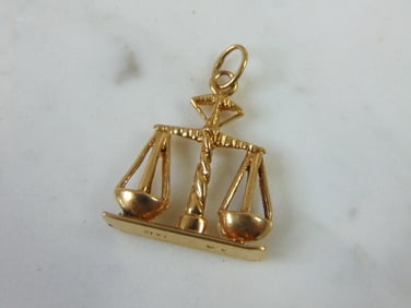 Vintage Estate 14K Yellow Gold Scales of Justice Pendant